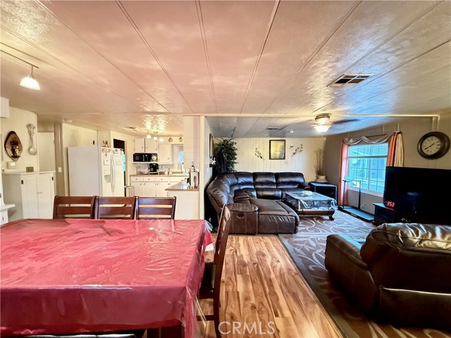 Detail Gallery Image 7 of 26 For 2500 N Highway 59 #70,  Merced,  CA 95348 - 3 Beds | 2 Baths