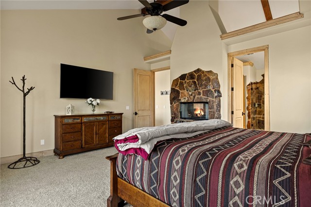Detail Gallery Image 16 of 44 For 27920 Matterhorn, Lake Arrowhead,  CA 92352 - 5 Beds | 3/1 Baths