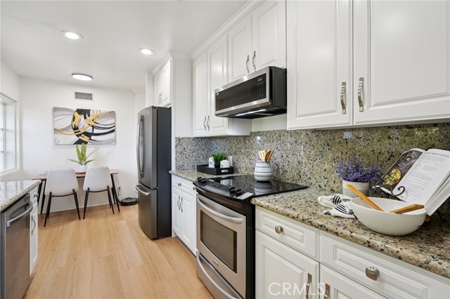 Detail Gallery Image 15 of 41 For 4527 Leata Ln, La Canada Flintridge,  CA 91011 - 2 Beds | 2 Baths
