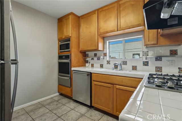 4358 Mammoth Avenue, 14 photo 8