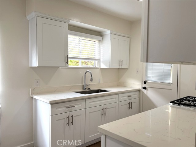 Detail Gallery Image 2 of 14 For 2652 23rd St, Santa Monica,  CA 90405 - 1 Beds | 1 Baths