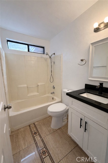 Detail Gallery Image 7 of 18 For 7601 Letty, Lamont,  CA 93241 - 3 Beds | 2 Baths