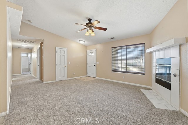 Detail Gallery Image 9 of 48 For 16647 Elm St, Hesperia,  CA 92345 - 4 Beds | 3 Baths