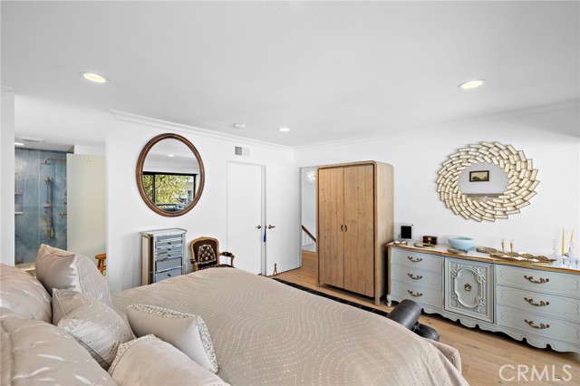 Detail Gallery Image 12 of 29 For 12 Encore Ct, Newport Beach,  CA 92663 - 4 Beds | 2/1 Baths