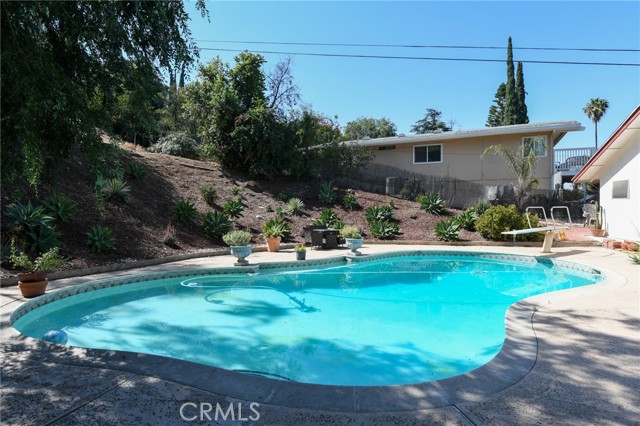 5295 Bronson Way, Riverside CA: https://media.crmls.org/medias/7f95691e-d62c-46d1-b0b5-cf9d04efe0e9.jpg