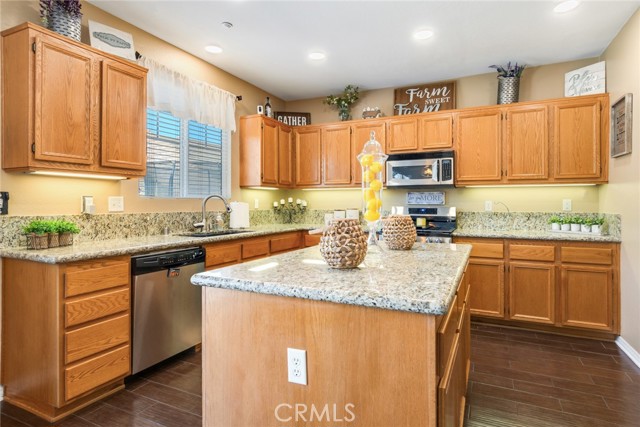 Detail Gallery Image 11 of 36 For 15190 Fox Ridge Dr, Fontana,  CA 92336 - 3 Beds | 2/1 Baths