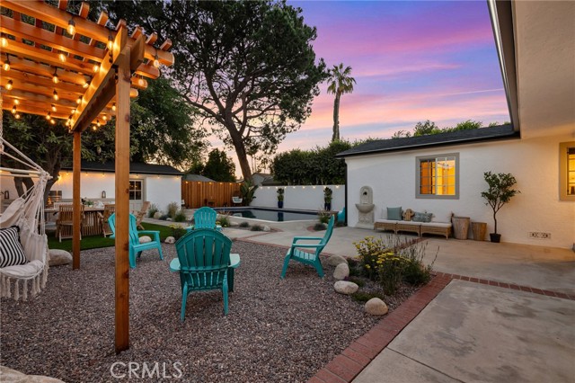 6105 Bellingham Avenue, North Hollywood CA: https://media.crmls.org/medias/7f9661c8-d200-435f-be40-6083087ec062.jpg