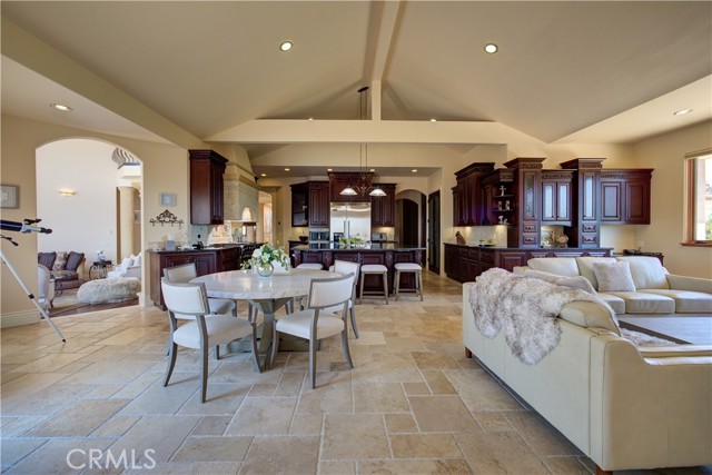 413 Via Bandolero, Arroyo Grande CA: https://media.crmls.org/medias/7f96c2ae-38c2-40a4-992c-d486285ace76.jpg