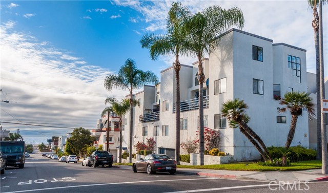 401 Monterey Boulevard, Hermosa Beach, California 90254, 2 Bedrooms Bedrooms, ,1 BathroomBathrooms,Residential,Sold,Monterey,SB17003997