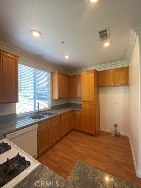 Detail Gallery Image 5 of 17 For 3321 E E Penzance Ln #D,  Orange,  CA 92869 - 3 Beds | 2/1 Baths