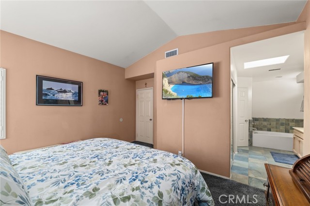 831 Arbor Cir, La Verne CA: https://media.crmls.org/medias/7f9897f6-b641-4531-ac55-125e7fa64dd5.jpg