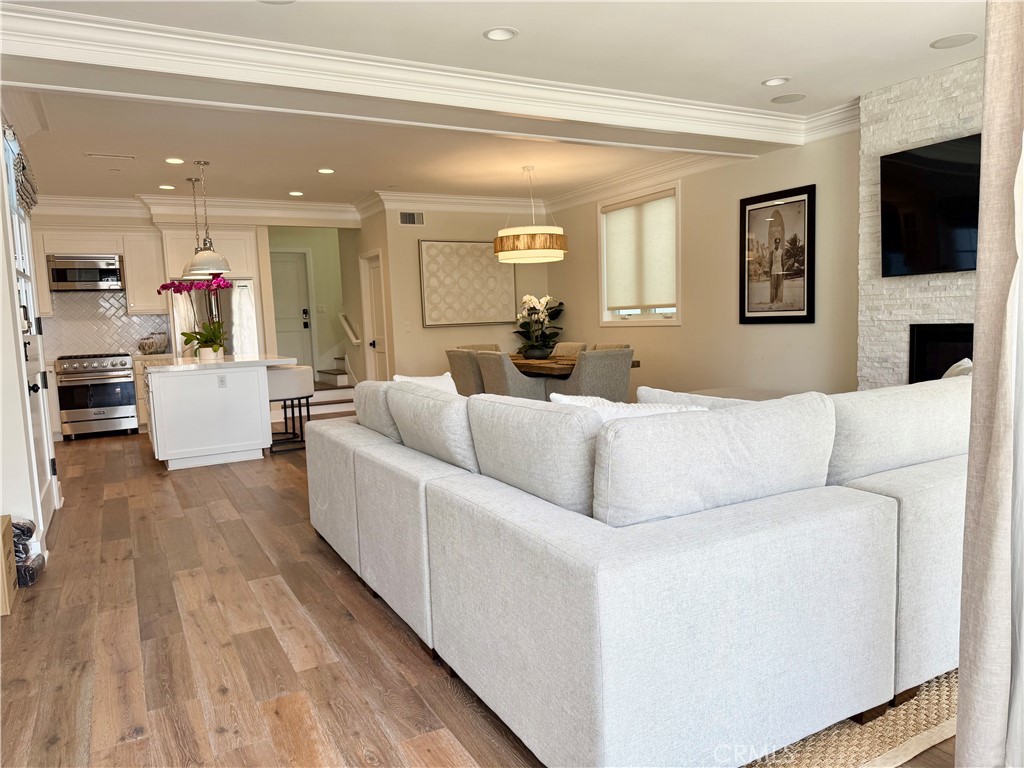 MLS #OC25244826 image #6