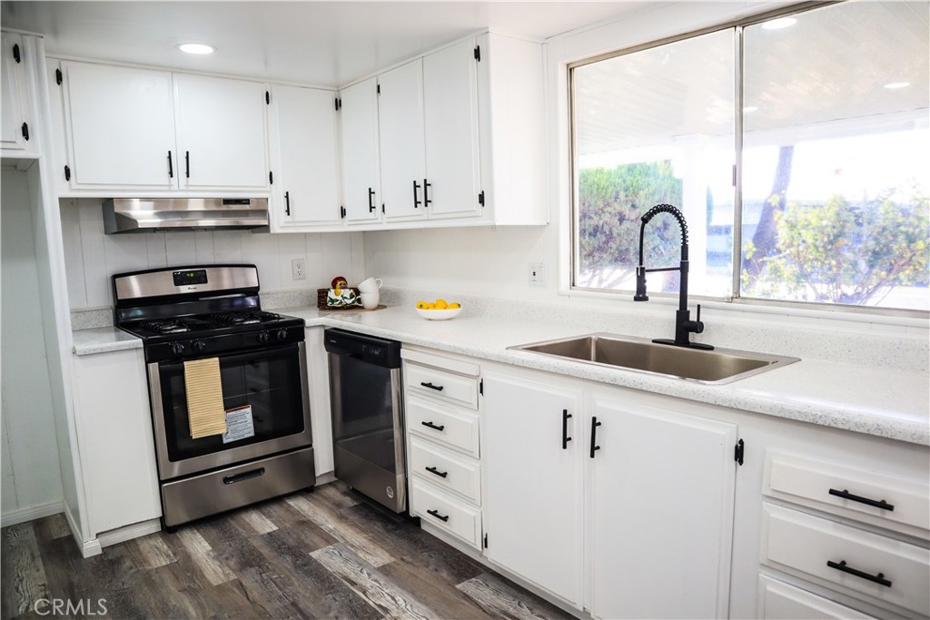1690 Vista Grande Drive, Hemet, CA 92543