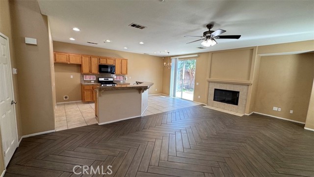 Detail Gallery Image 2 of 15 For 11332 Riverbury Ct, Riverside,  CA 92505 - 4 Beds | 2/1 Baths