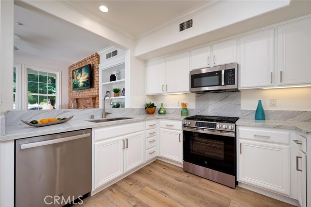 Detail Gallery Image 15 of 75 For 6 Edgartown St, Ladera Ranch,  CA 92694 - 3 Beds | 2/1 Baths