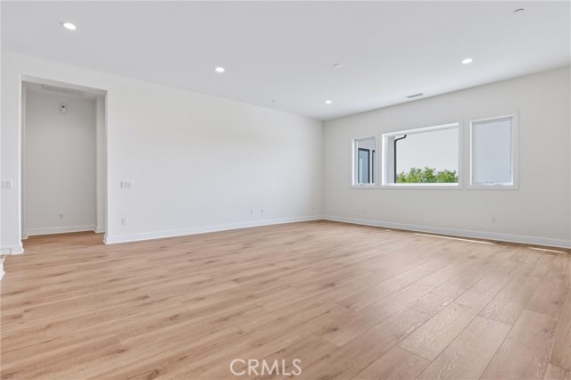 Detail Gallery Image 18 of 38 For 10542 Wood Briar Ct, Chatsworth,  CA 91311 - 5 Beds | 5/1 Baths