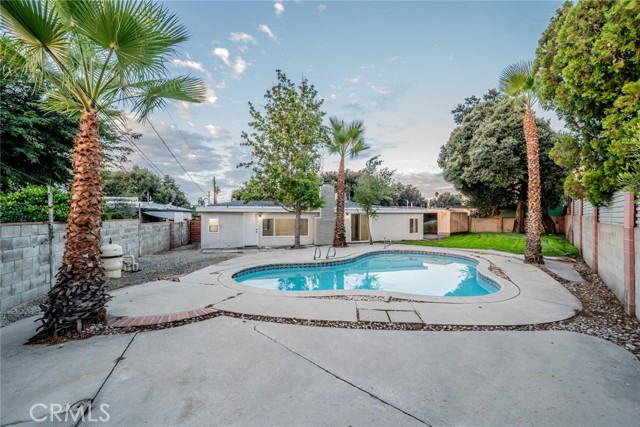 Detail Gallery Image 2 of 32 For 1408 Bussey St, San Bernardino,  CA 92405 - 5 Beds | 2 Baths