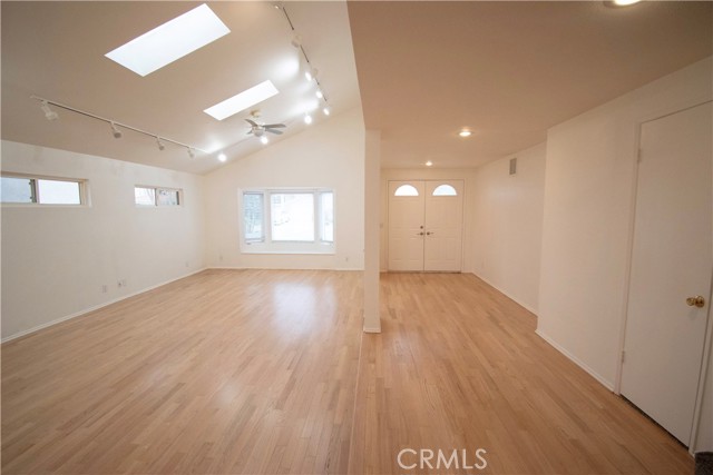 Detail Gallery Image 14 of 23 For 3117 S Linda, Santa Ana,  CA 92704 - 4 Beds | 3 Baths