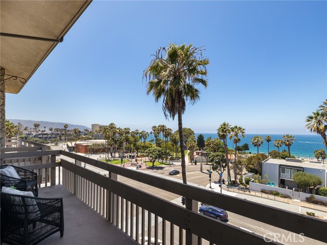 230 Catalina Avenue, Redondo Beach, California 90277, 3 Bedrooms Bedrooms, ,2 BathroomsBathrooms,Residential,Sold,Catalina,SB22137995