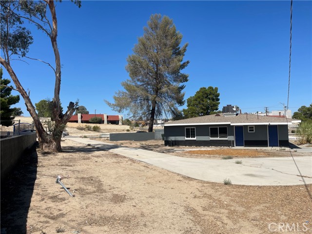14877 Rodeo Drive, Victorville CA: https://media.crmls.org/medias/7f9c800a-6c3e-4f60-b854-1bbdd536f121.jpg
