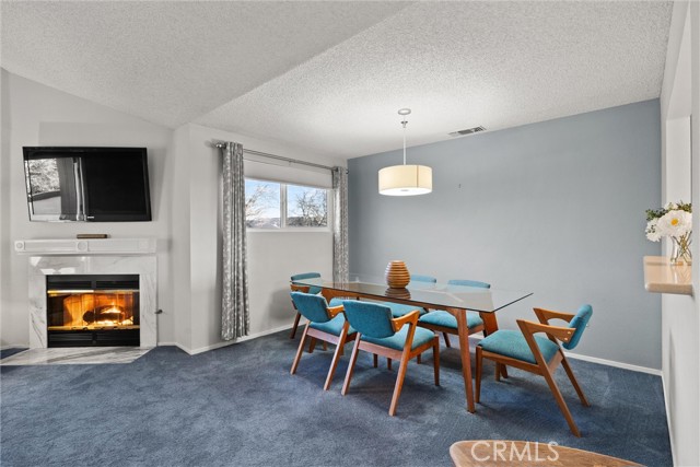 Detail Gallery Image 4 of 39 For 5 Valley Lake, Chico,  CA 95928 - 2 Beds | 2 Baths