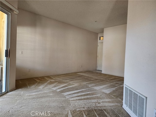 Detail Gallery Image 3 of 27 For 19111 Palo Verde Dr, Apple Valley,  CA 92308 - 2 Beds | 2 Baths