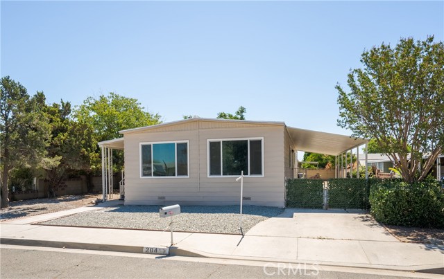204 N La Paloma Avenue, San Jacinto CA: https://media.crmls.org/medias/7f9e036a-a5e6-486e-82f4-f669af3a3b4c.jpg