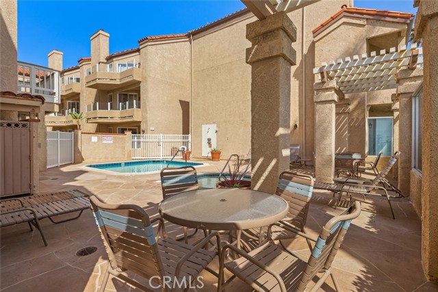 Detail Gallery Image 14 of 47 For 2000 Pacific Coast Hwy #203,  Huntington Beach,  CA 92648 - 1 Beds | 1 Baths