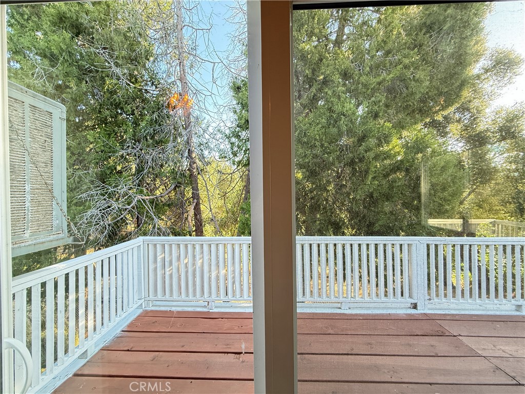 https://media.crmls.org/medias/7f9e4cdf-190b-4bbd-8eab-b09767ad460e.jpg?preset=X-Large