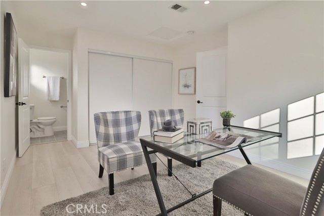 22131 1/2 Victory, Canoga Park CA: https://media.crmls.org/medias/7f9e7033-0aef-47a9-96c3-541d227c94a1.jpg