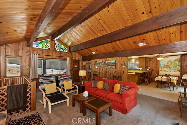 Detail Gallery Image 9 of 44 For 744 Bergschrund Dr, Crestline,  CA 92325 - 3 Beds | 2/1 Baths