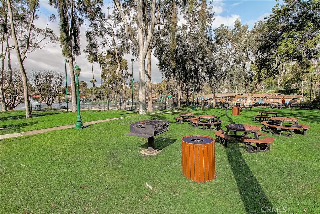 https://media.crmls.org/medias/7f9f08d8-4ead-4067-808d-cd0eab6b05f2.jpg?preset=X-Large