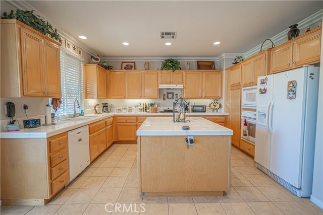 Detail Gallery Image 8 of 45 For 21157 Cross Creek Dr, Saugus,  CA 91350 - 4 Beds | 2/1 Baths