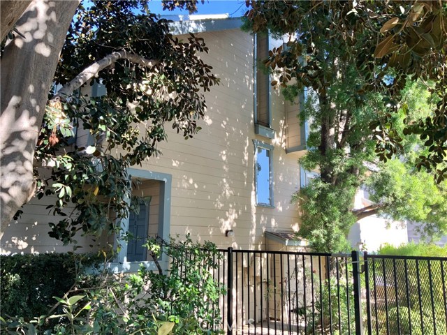 Detail Gallery Image 40 of 45 For 9917 Independence Ave #C,  Chatsworth,  CA 91311 - 2 Beds | 2 Baths