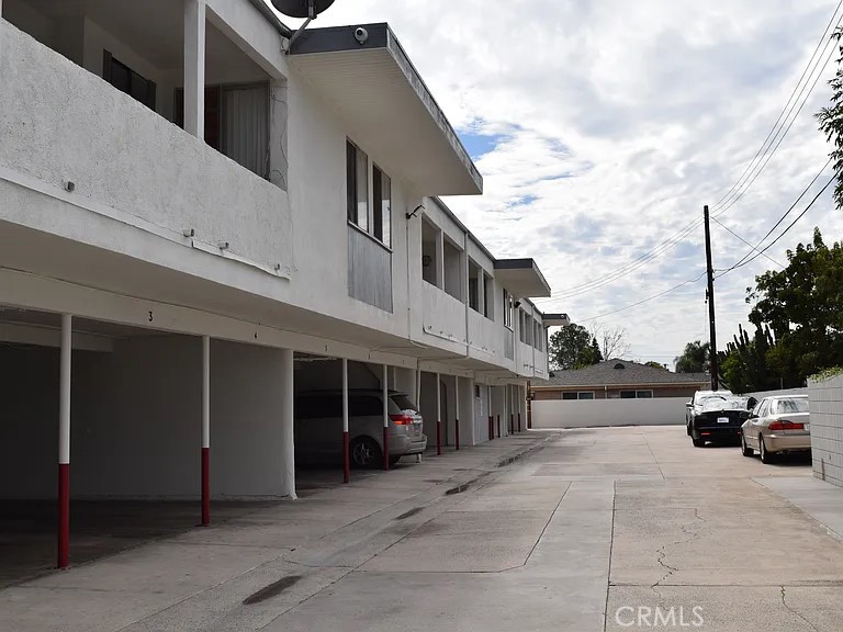 MLS #OC25247929 image #11