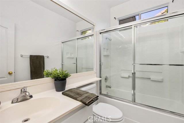 Detail Gallery Image 19 of 39 For 32147 Corte Florecita, Temecula,  CA 92592 - 5 Beds | 3 Baths
