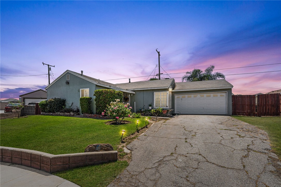 1220 140th Street, Compton, California 90222, 3 Bedrooms Bedrooms, ,1 BathroomBathrooms,Single Family Residence,For Sale,140th,PW24147751