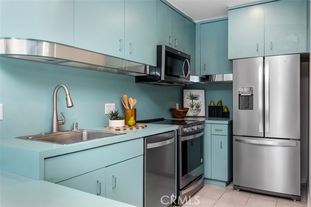 2005 Costa Del Mar RD, Carlsbad CA: https://media.crmls.org/medias/7fa081b4-112a-45b3-9e06-654ae0396fb6.jpg