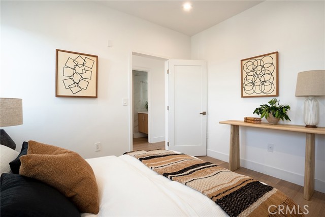 Detail Gallery Image 14 of 25 For 11026 Oxnard St., North Hollywood,  CA 91606 - 3 Beds | 3/1 Baths