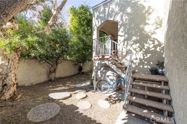 Detail Gallery Image 13 of 50 For 107 S Helberta Avenue #4,  Redondo Beach,  CA 90277 - 3 Beds | 3 Baths