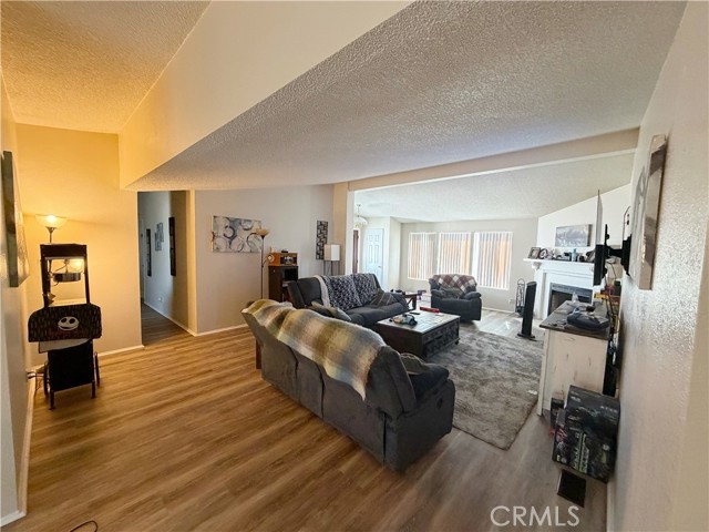 Detail Gallery Image 3 of 23 For 13525 Monte Vista St, Phelan,  CA 92371 - 4 Beds | 2 Baths