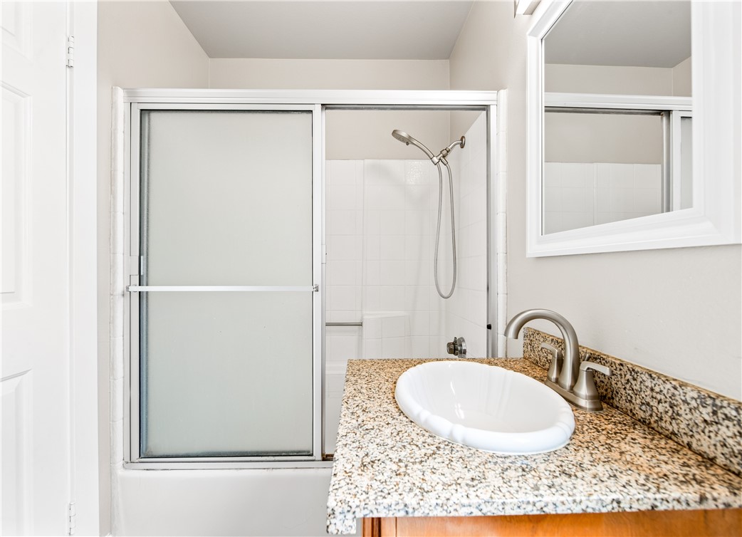 Detail Gallery Image 25 of 48 For 305 E Sunset St, Long Beach,  CA 90805 - 3 Beds | 2/1 Baths