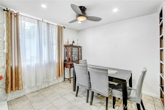 Detail Gallery Image 10 of 25 For 20940 Judah Ln #17,  Newhall,  CA 91321 - 3 Beds | 2 Baths