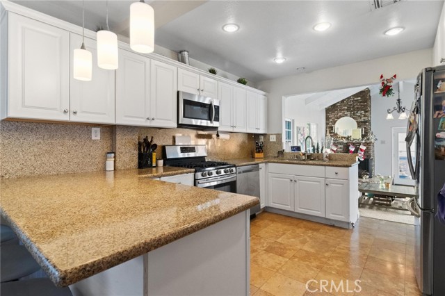 Detail Gallery Image 12 of 19 For 1205 Manzanita, Manhattan Beach,  CA 90266 - 3 Beds | 1/1 Baths