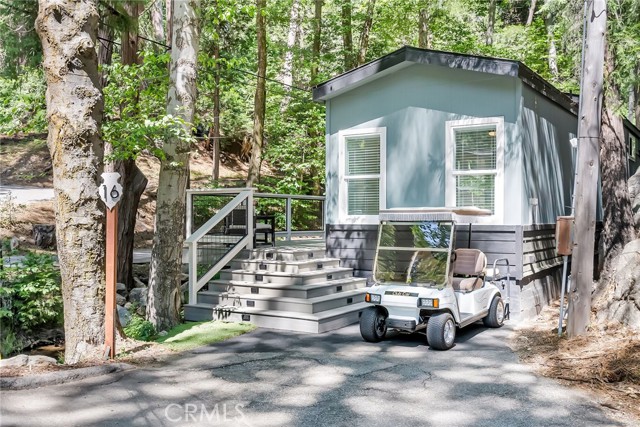 27500 HWY 189, Lake Arrowhead CA: https://media.crmls.org/medias/7fa29395-68fc-48f5-8de8-0f2c613eeb92.jpg