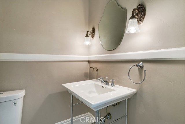 16 Campbell Avenue, Redlands CA: https://media.crmls.org/medias/7fa2e74d-e3a7-41c1-91a1-b304b86bdd0a.jpg