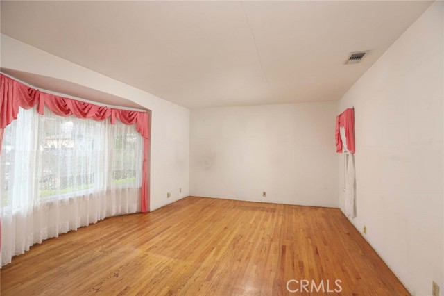10636 Sable Avenue photo 4