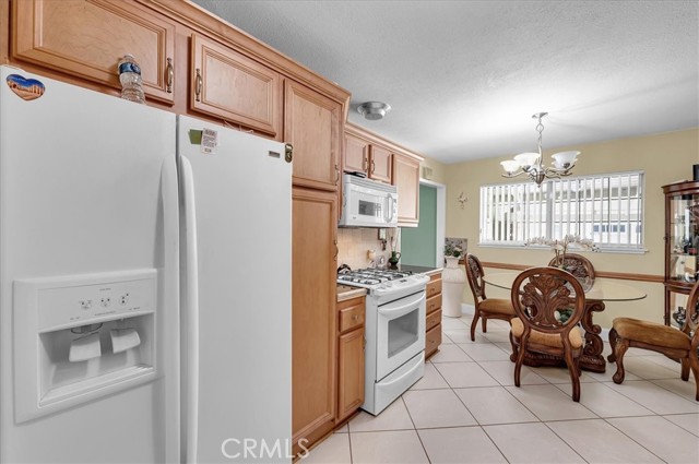 1316 E Romneya Drive, Anaheim CA: https://media.crmls.org/medias/7fa381f9-69ea-4866-95f3-f3ccca2ee0ef.jpg