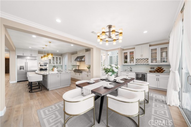 Detail Gallery Image 18 of 75 For 27 Gillman St, Irvine,  CA 92612 - 6 Beds | 6/1 Baths