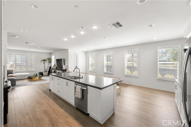 Detail Gallery Image 9 of 25 For 120 Novel, Irvine,  CA 92618 - 2 Beds | 2/1 Baths